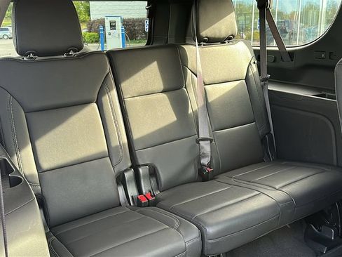 Used 2024 Chevrolet Suburban LT w/ LT Signature Plus Package AWD/4WD image 31