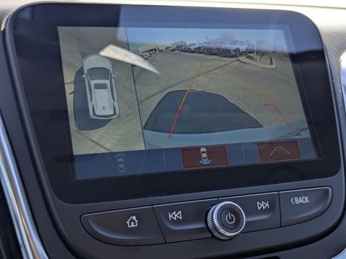 Used 2018 Chevrolet Equinox Premier FWD image 11