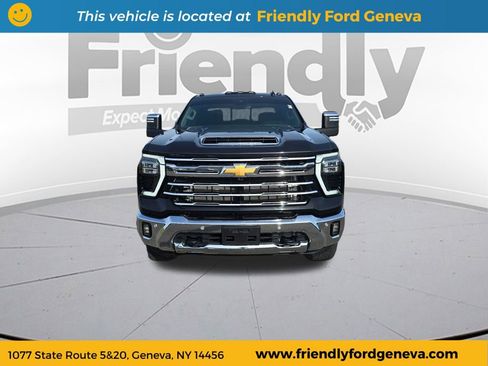 Used 2025 Chevrolet Silverado 3500 LTZ AWD/4WD image 2