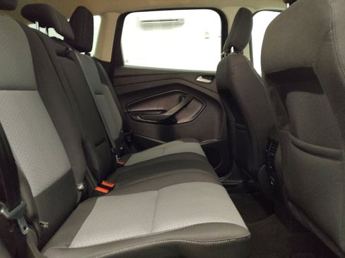 Used 2018 Ford Escape SE FWD image 19
