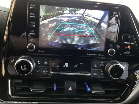 Used 2020 Toyota Highlander XLE FWD image 15