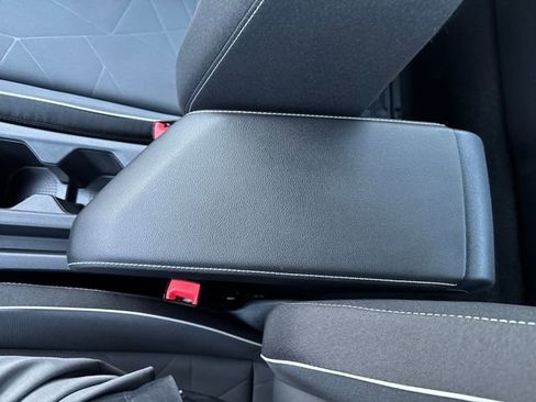 Certified 2025 Volkswagen Jetta Sport image 28