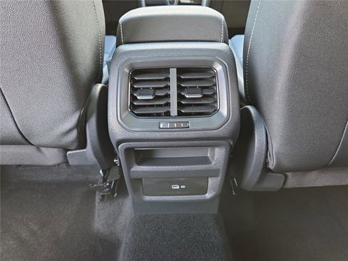 Certified 2025 Volkswagen Taos SEL image 26