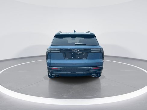Used 2024 Chevrolet Traverse RS w/ LPO, Floor Liner Package AWD/4WD image 8