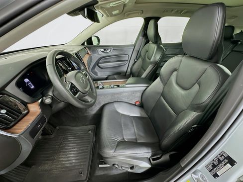 Used 2024 Volvo XC60 B5 Plus w/ Protection Package Premier image 13