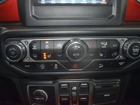 Used 2020 Jeep Wrangler Unlimited Rubicon w/ Steel Bumper Group image 24