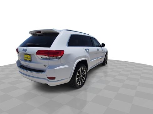 Used 2017 Jeep Grand Cherokee Overland RWD image 8