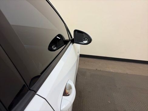 Used 2016 Volkswagen e-Golf SEL Premium image 12