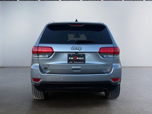 Used 2018 Jeep Grand Cherokee Limited image 16