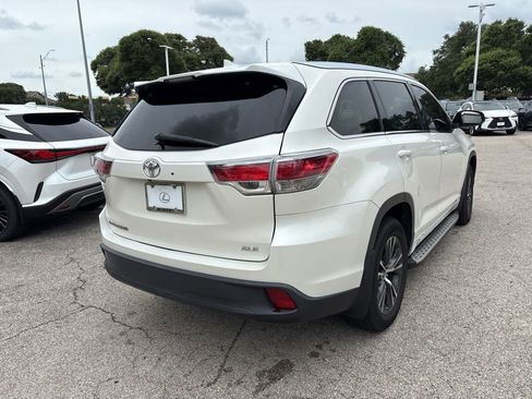 Used 2016 Toyota Highlander XLE FWD image 4
