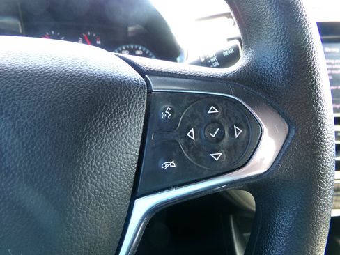 Used 2022 Chevrolet Traverse LS AWD/4WD image 16