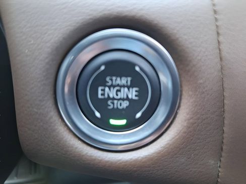 Used 2024 Chevrolet Tahoe High Country image 34