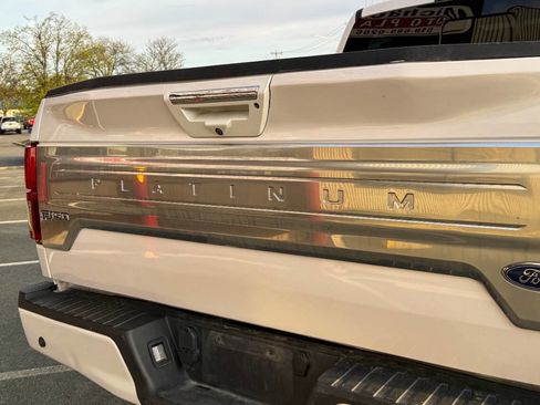 Used 2018 Ford F150 Platinum w/ Equipment Group 701A Luxury image 40