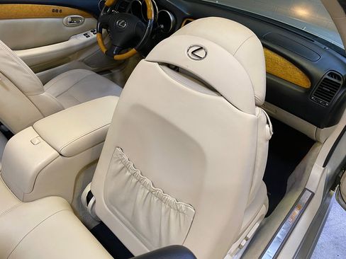Used 2005 Lexus SC 430 Convertible RWD image 32