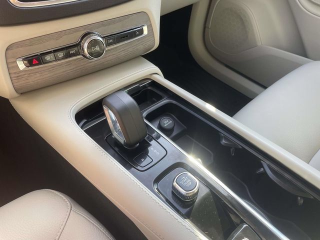 Certified 2024 Volvo XC90 B6 Plus w/ Protection Package Premier AWD/4WD image 30