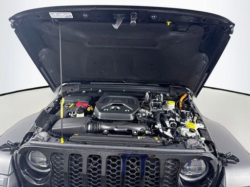 Used 2023 Jeep Wrangler Unlimited w/ Sun & Screen Package AWD/4WD image 27