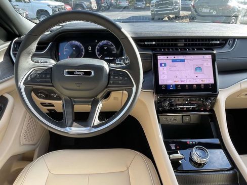 New 2025 Jeep Grand Cherokee L Limited w/ Black Appearance Package image 11