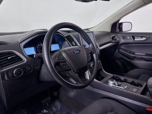 Used 2023 Ford Edge SE w/ Black Appearance Package image 9