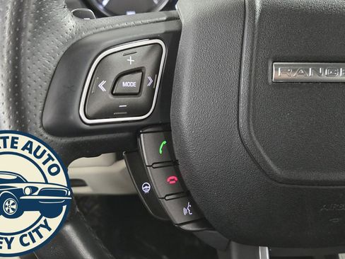 Used 2018 Land Rover Range Rover Evoque HSE Dynamic image 12