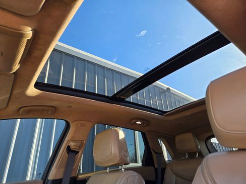 Used 2017 Cadillac XT5 Platinum image 50