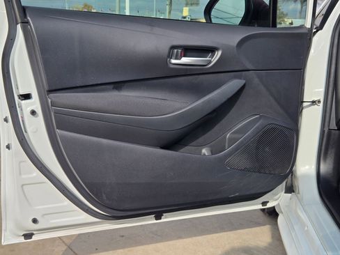 Used 2021 Toyota Corolla LE image 11