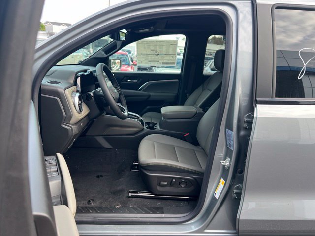 New 2026 Chevrolet Colorado ZR2 w/ Off-Road Front Bumper Package AWD/4WD image 9