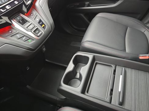 Certified 2024 Honda Odyssey Sport image 26