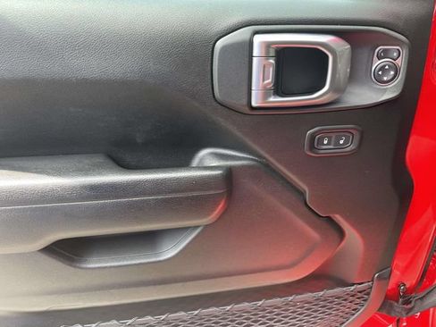 Used 2023 Jeep Gladiator Sport AWD/4WD image 19