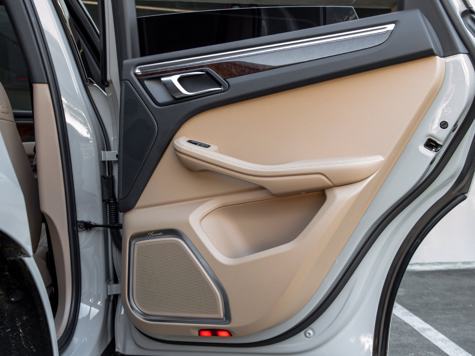 Certified 2023 Porsche Macan S AWD/4WD image 48