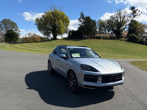 New 2026 Porsche Cayenne E-Hybrid image 9