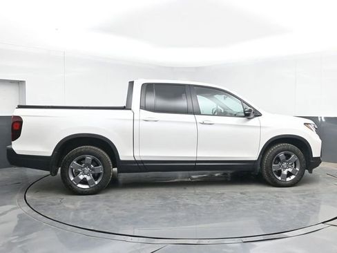 Used 2024 Honda Ridgeline TrailSport image 11