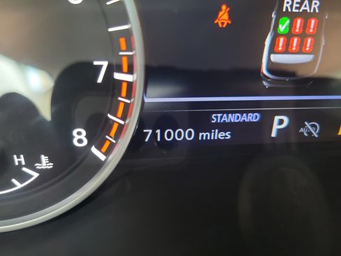 Used 2024 Nissan Pathfinder S FWD image 12