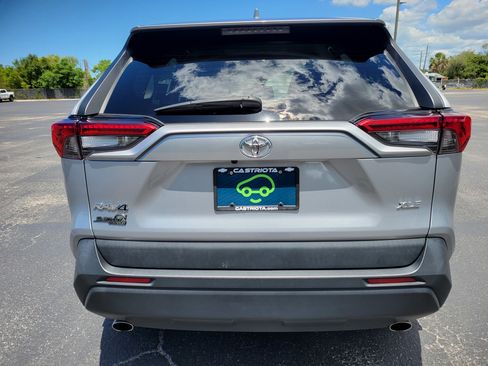 Used 2021 Toyota RAV4 XLE FWD image 6