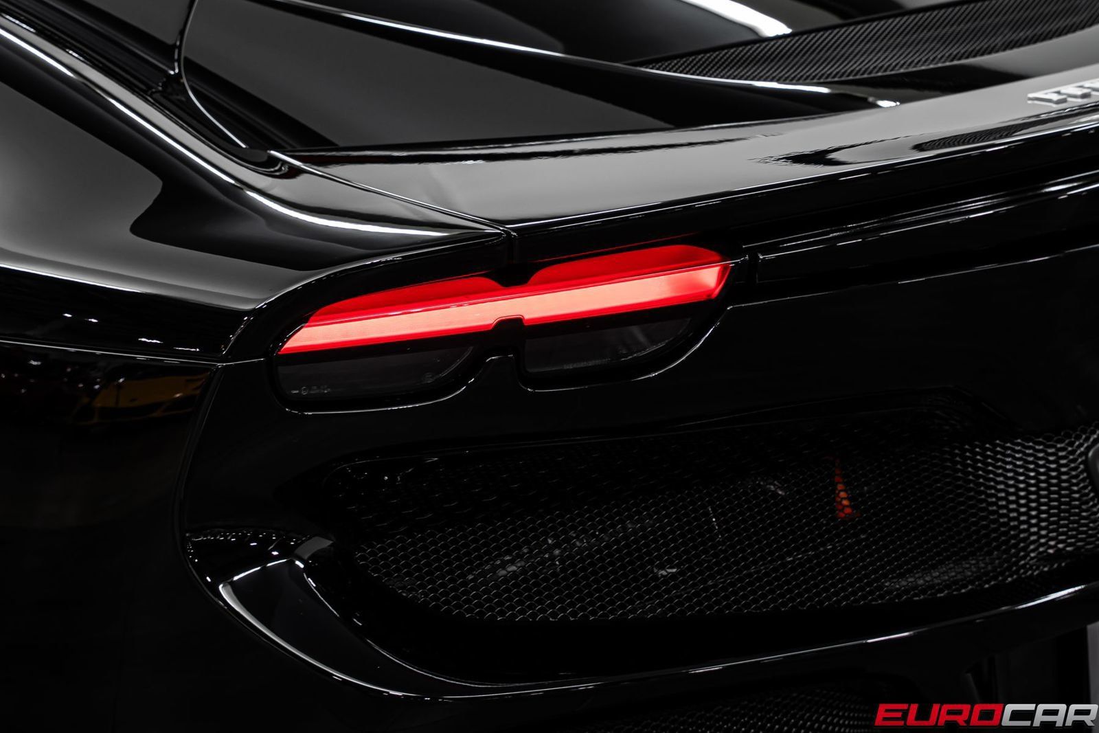 Used 2023 Ferrari 296 GTB RWD image 20