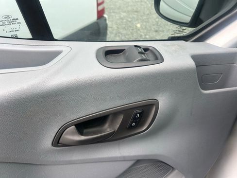 Used 2015 Ford Transit 150 XLT image 11