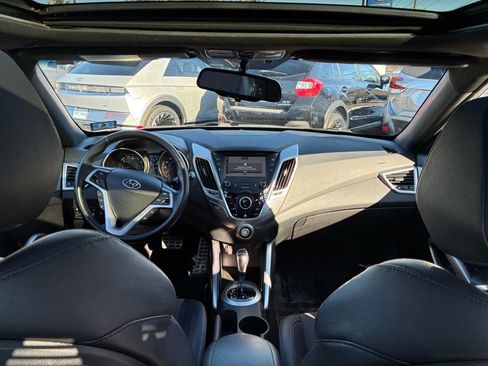 Used 2016 Hyundai Veloster w/ Option Group 02 image 17