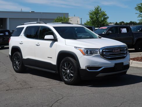 Used 2018 GMC Acadia SLT AWD/4WD image 2