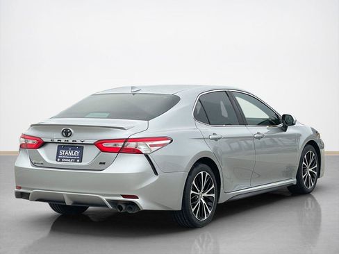 Used 2020 Toyota Camry SE FWD image 8