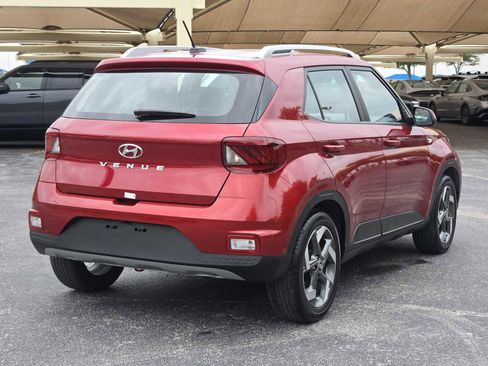 Certified 2025 Hyundai Venue Limited image 7