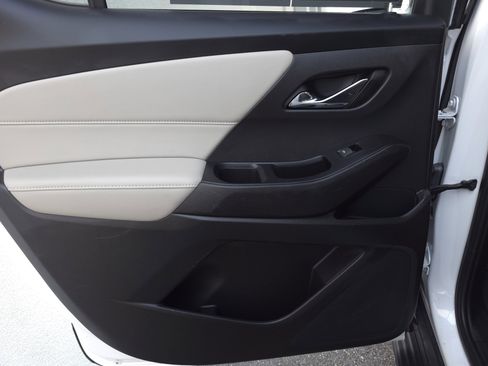 Used 2023 Chevrolet Traverse LT w/ LT Premium Package image 32