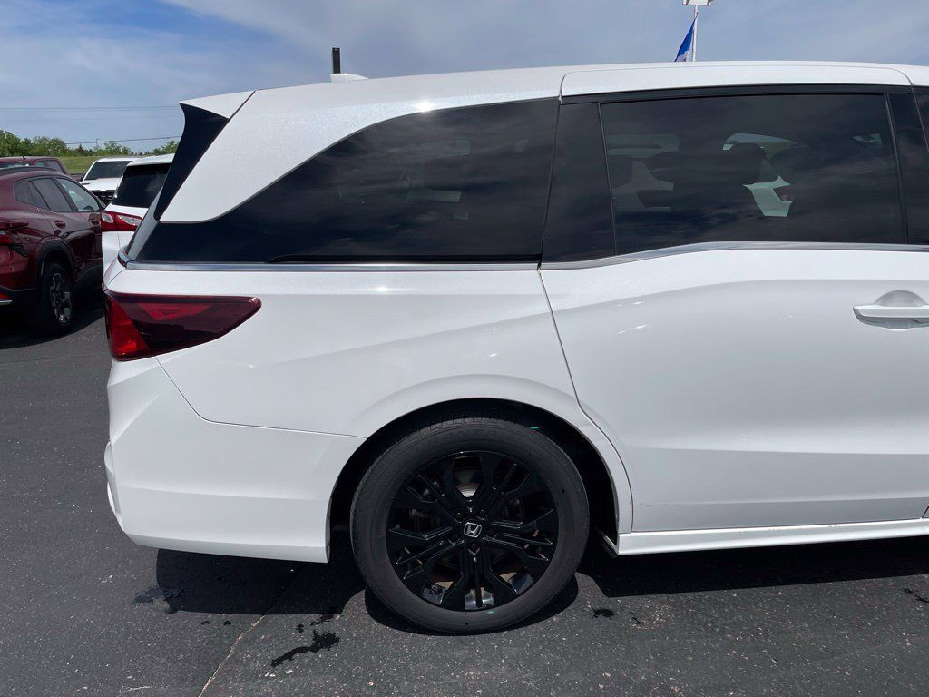 Used 2025 Honda Odyssey Sport-L image 32