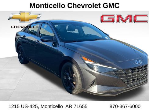 Used 2021 Hyundai Elantra SEL image 1