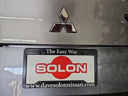 Used 2023 Mitsubishi Outlander SE image 30