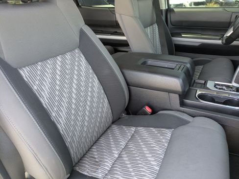 Used 2019 Toyota Tundra SR5 w/ SR5 Convenience Package RWD image 9
