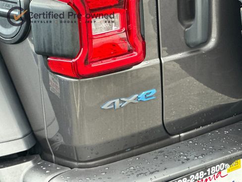 Used 2024 Jeep Wrangler Unlimited AWD/4WD image 27