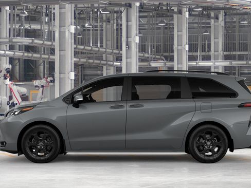 New 2026 Toyota Sienna XLE Woodland Edition image 6