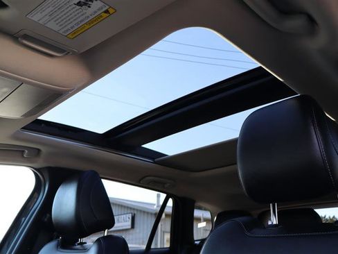 Used 2025 MAZDA CX-50 AWD 2.5 S w/ Premium Package image 21