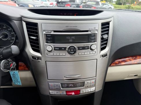 Used 2010 Subaru Legacy 2.5i Limited w/ Appearance Package 1H image 16