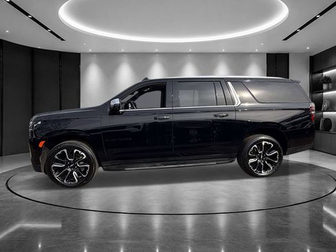 Certified 2024 Chevrolet Suburban Premier AWD/4WD image 3