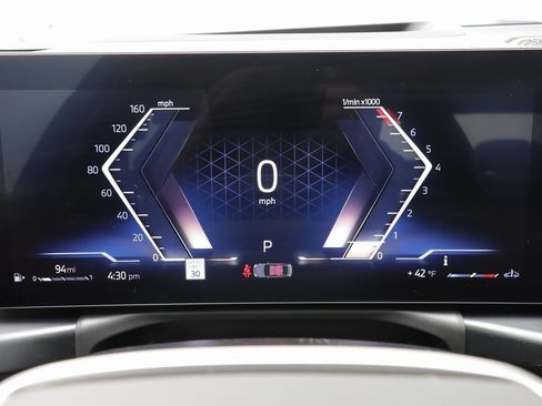 Certified 2025 BMW 330i xDrive Sedan image 8